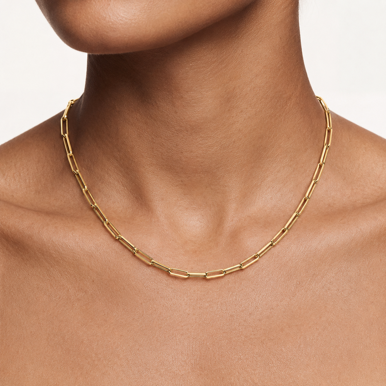 Flat paper clip chain